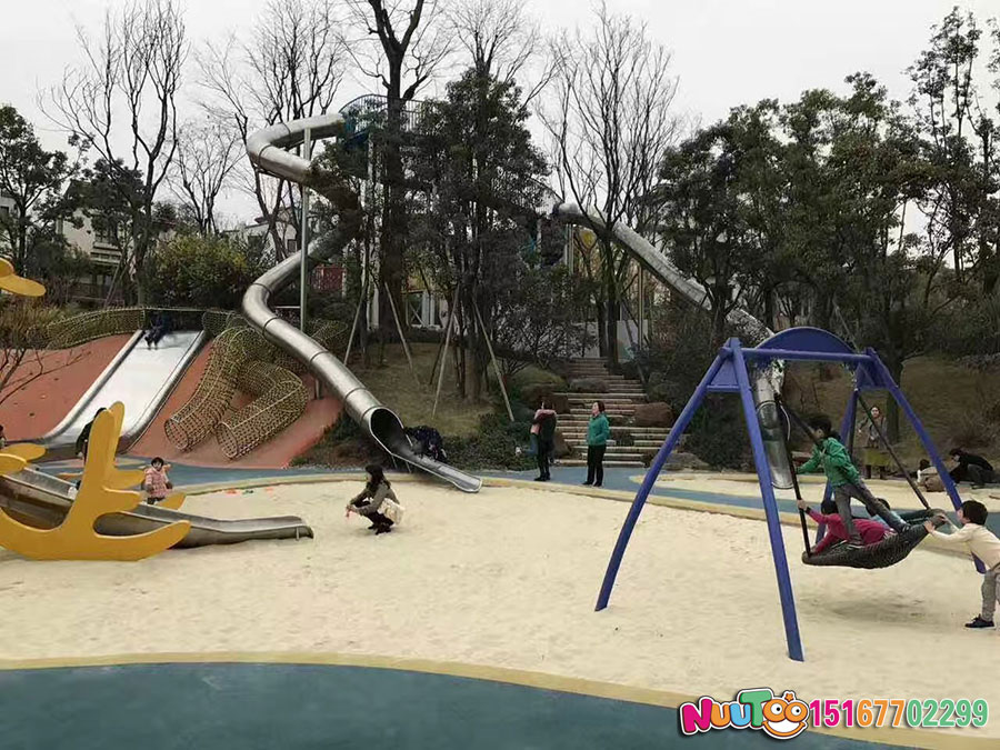 兒童游樂設(shè)備的投資優(yōu)勢(shì)有哪些？要從以下兩點(diǎn)出發(fā)