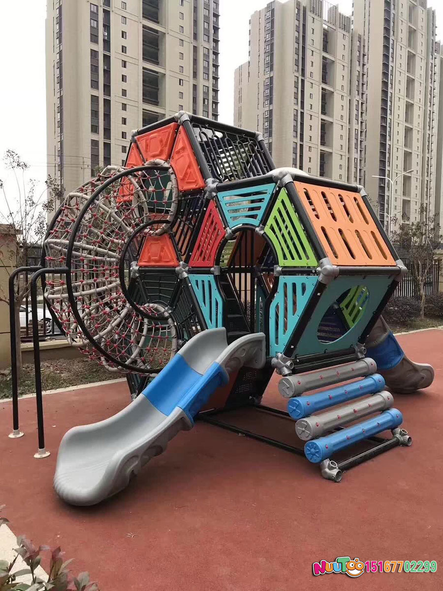游樂場(chǎng)游樂設(shè)備廠家怎么選擇？要先了解選擇依據(jù)