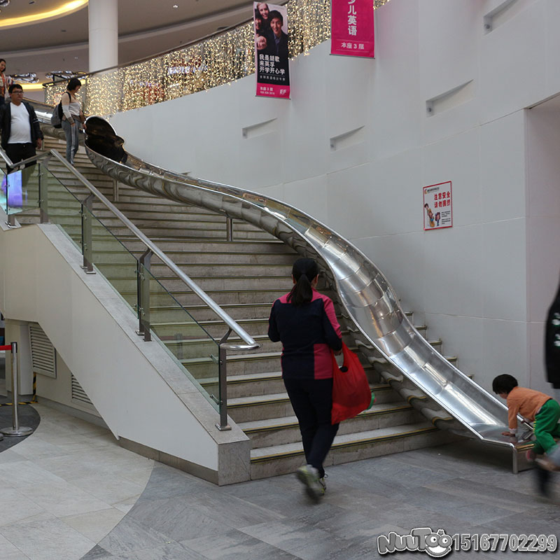 不銹鋼滑梯未來(lái)市場(chǎng)發(fā)展會(huì)怎樣？