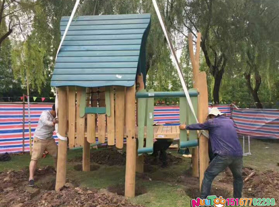 木質(zhì)游樂設(shè)備經(jīng)得住日曬雨淋嗎？